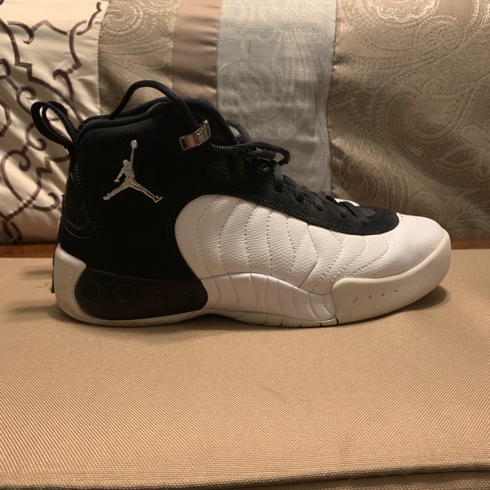 Jordan Jumpman Team Pro Size 8.5. Great condition.